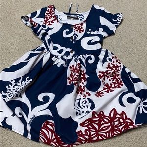 Manuhealii girls dress in great condition size XS